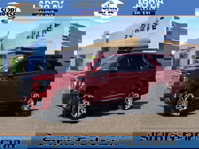 Used 2023 GMC Yukon SLT w/ SLT Premium Package