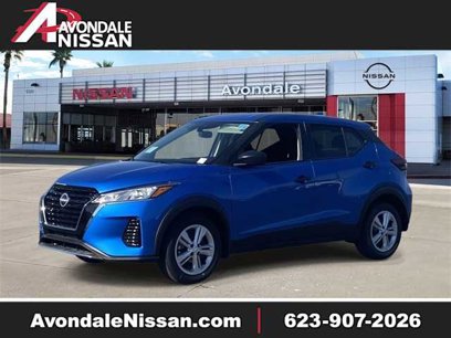 New 2025 Nissan Kicks Play S
