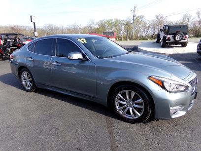 Used 2017 INFINITI Q70 3.7