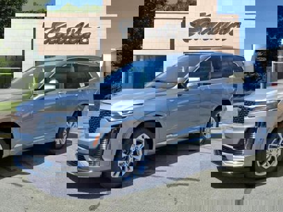 New 2025 Cadillac XT6 Luxury