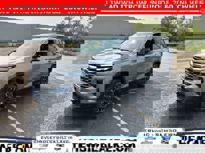 New 2025 Chevrolet Traverse LT w/ Sun and Wheel Package