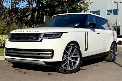 New 2025 Land Rover Range Rover Long Wheelbase SE