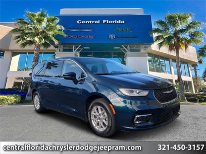 Used 2023 Chrysler Pacifica Touring-L