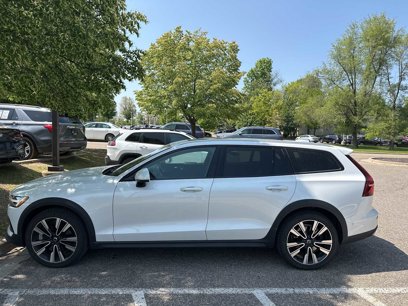 Used 2022 Volvo V60 T5 Cross Country w/ Advanced Package