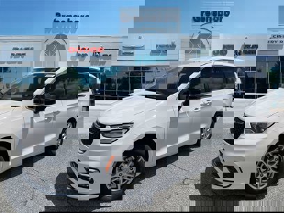 New 2025 Chrysler Pacifica Select