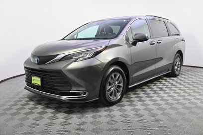 Used 2023 Toyota Sienna XLE