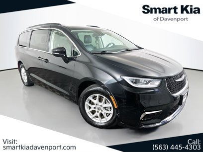 Used 2022 Chrysler Pacifica Touring-L