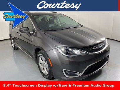 Used 2020 Chrysler Pacifica Touring-L w/ Premium Audio Group