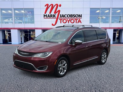 Used 2017 Chrysler Pacifica Limited w/ Advanced Safetytec Group