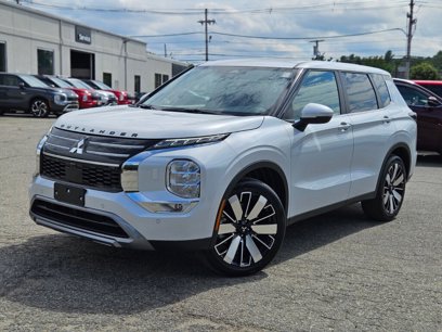New 2025 Mitsubishi Outlander SE
