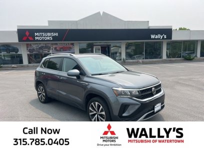 Used 2022 Volkswagen Taos SE w/ Panoramic Sunroof Package