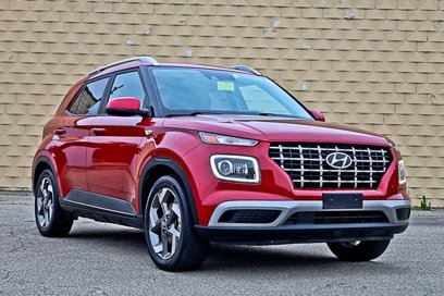 Used 2022 Hyundai Venue Limited w/ Cargo Package