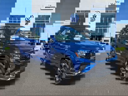 New 2024 Volkswagen Taos SE