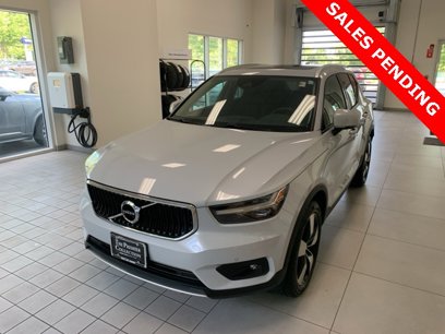 Certified 2021 Volvo XC40 T5 Momentum w/ Premium Package
