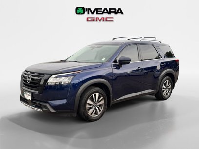 Used 2023 Nissan Pathfinder SL w/ Black Appearance Package