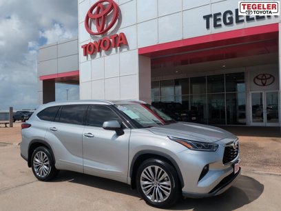 Certified 2022 Toyota Highlander Platinum