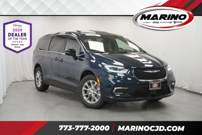 New 2025 Chrysler Pacifica Select