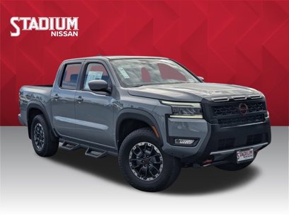 New 2025 Nissan Frontier PRO-4X w/ Black Accent Package