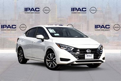New 2025 Nissan Versa SV w/ Trunk Package