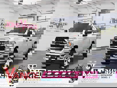 New 2024 RAM 2500 Tradesman w/ Chrome Appearance Group