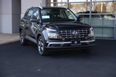 New 2025 Hyundai Venue SEL