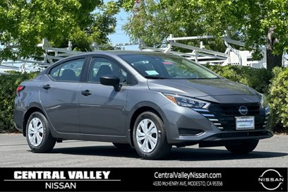New 2025 Nissan Versa S w/ Trunk Package