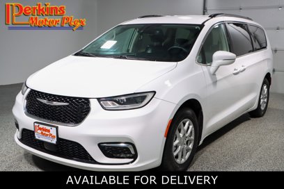 Used 2022 Chrysler Pacifica Touring-L