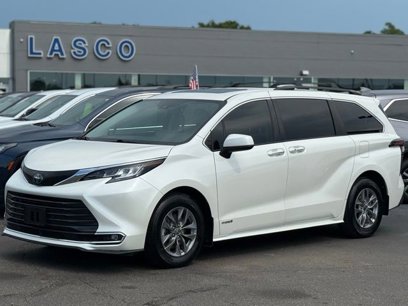 Used 2021 Toyota Sienna XLE