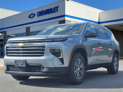 New 2025 Chevrolet Traverse LT w/ Enhanced Driving Package