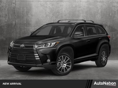 Used 2017 Toyota Highlander SE