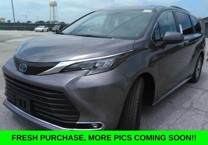 Used 2024 Toyota Sienna XLE