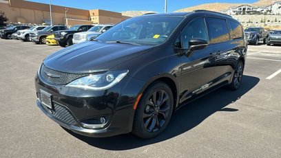 Used 2018 Chrysler Pacifica Limited