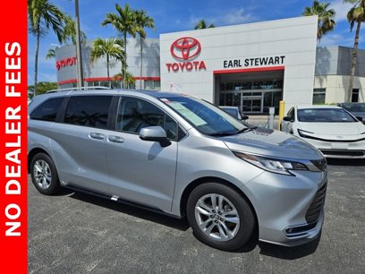 Certified 2023 Toyota Sienna Limited