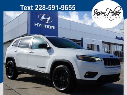 Used 2023 Jeep Cherokee Altitude Lux