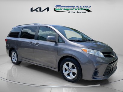 Used 2018 Toyota Sienna LE