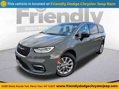 New 2025 Chrysler Pacifica Select
