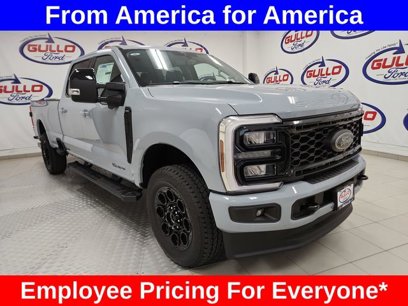 New 2025 Ford F350 Lariat w/ Black Appearance Package