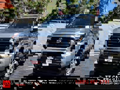 New 2025 Toyota Tacoma SR5