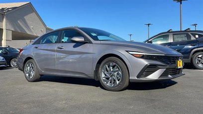 Certified 2025 Hyundai Elantra Hybrid