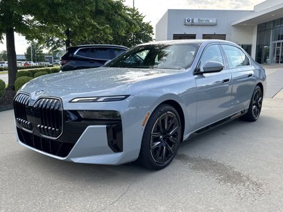 New 2025 BMW 740i xDrive w/ Premium Package