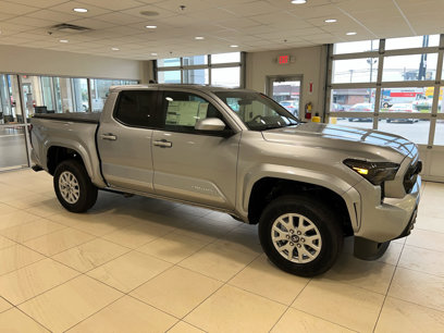 New 2025 Toyota Tacoma SR5