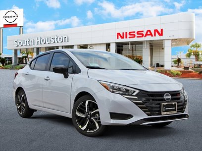 New 2025 Nissan Versa SR w/ Trunk Package