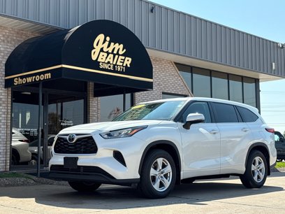 Used 2023 Toyota Highlander LE