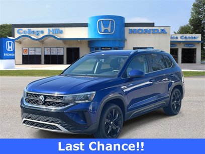 Used 2022 Volkswagen Taos SE w/ Panoramic Sunroof Package