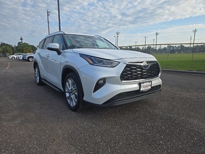 Used 2023 Toyota Highlander Limited