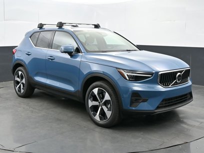 New 2025 Volvo XC40 B5 Plus w/ Protection Package Premier