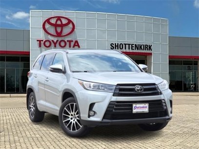 Used 2017 Toyota Highlander SE