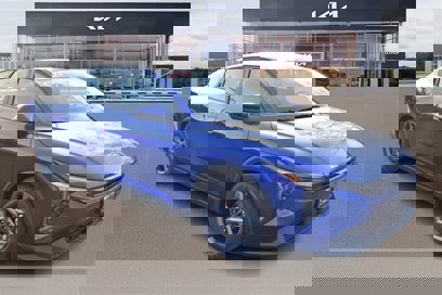 New 2025 Kia K4 LXS