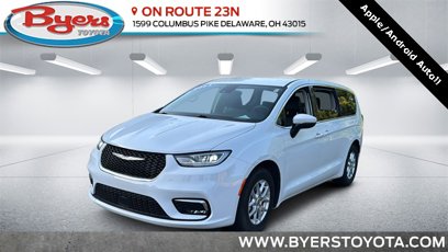 Used 2023 Chrysler Pacifica Touring-L