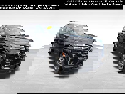 Used 2023 Chevrolet Traverse LT